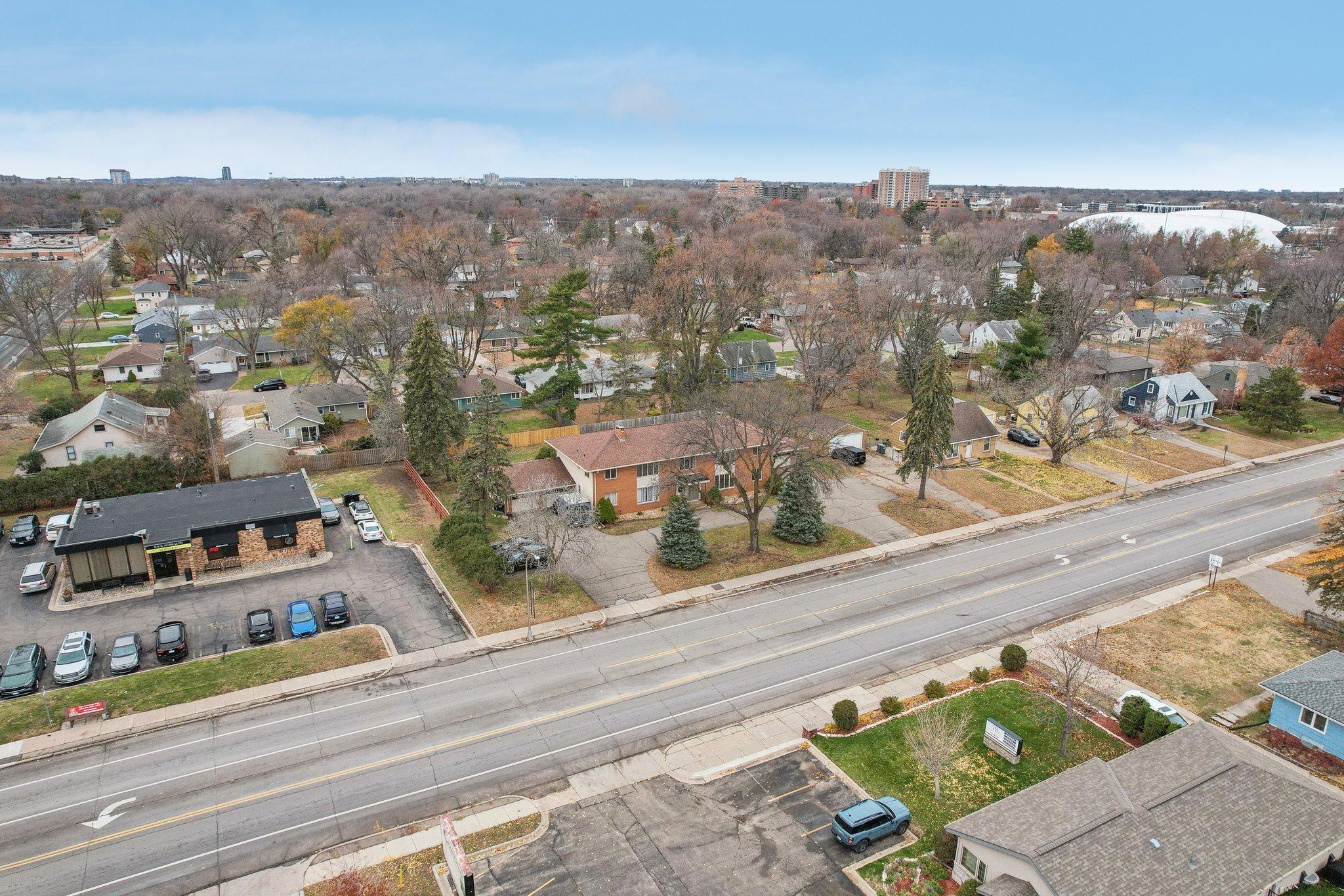 42-web-or-mls-Nicollet Ave 1-042.jpg