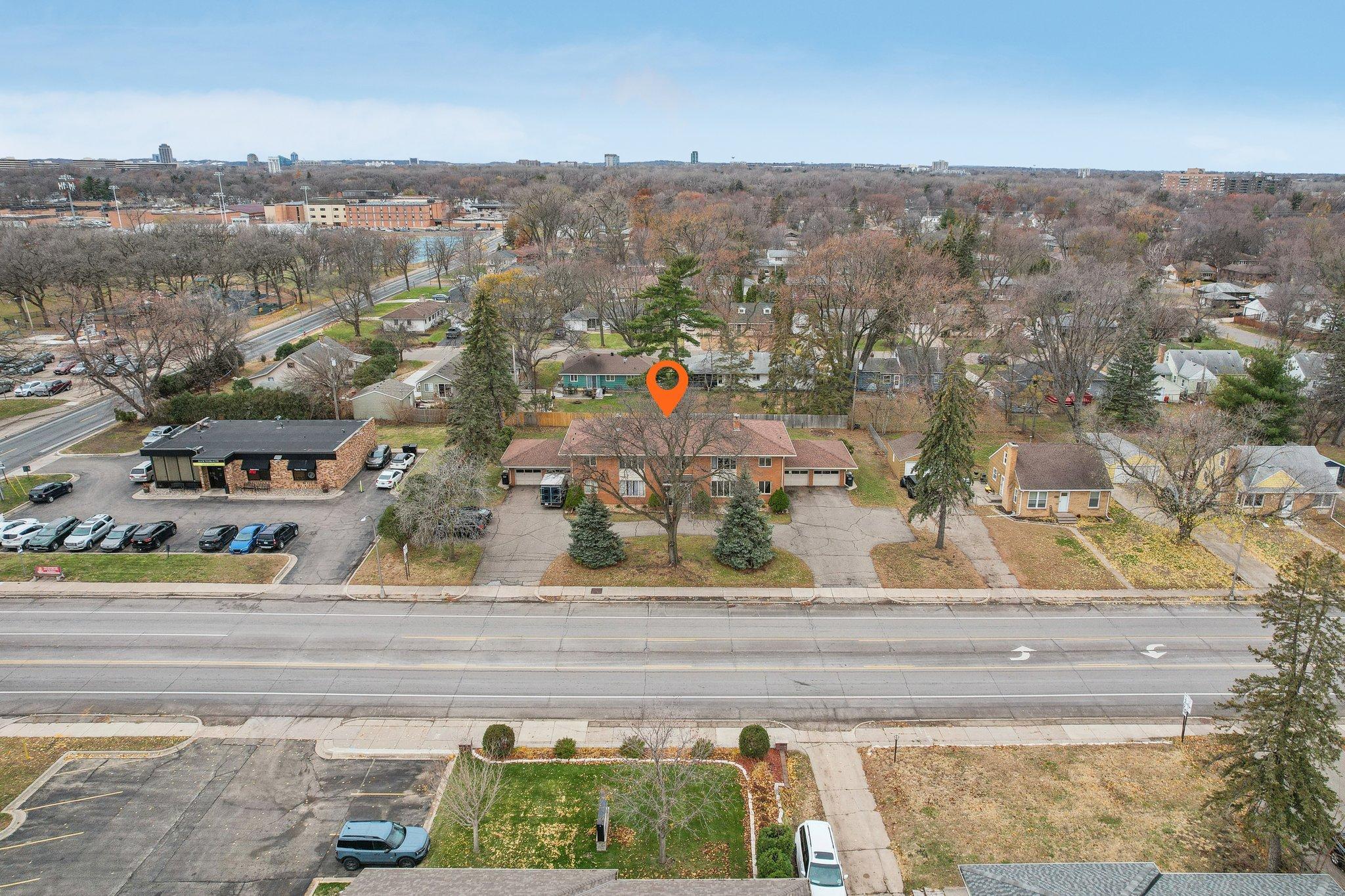 41-web-or-mls-Nicollet Ave 1-041.jpg