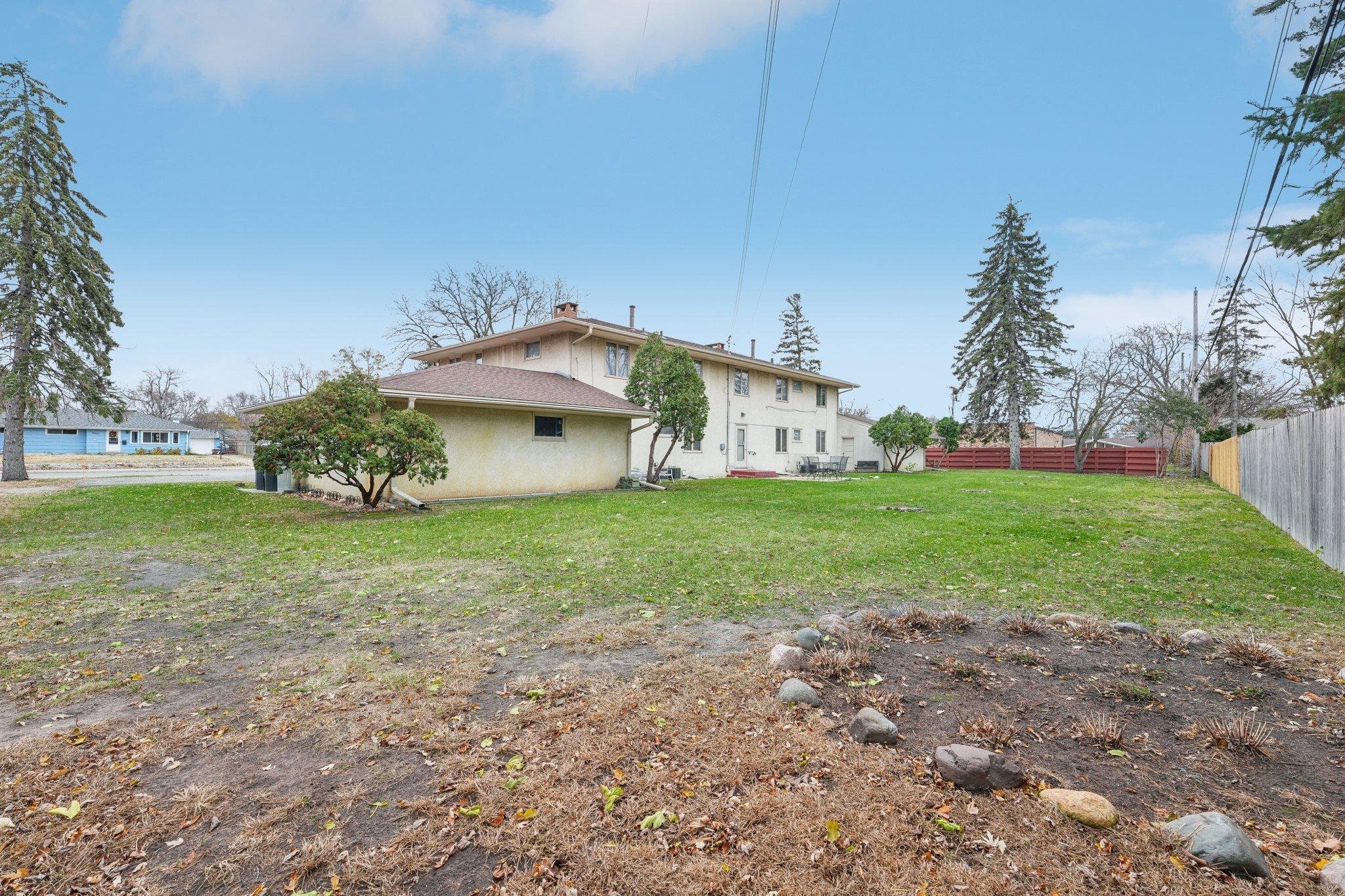 29-web-or-mls-Nicollet Ave 1-029.jpg