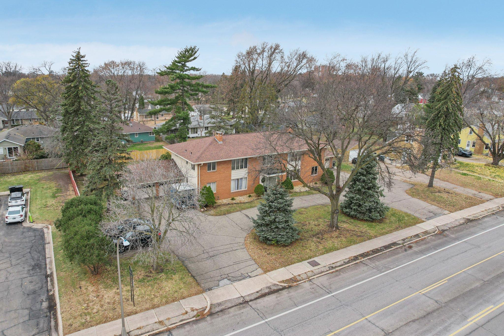 37-web-or-mls-Nicollet Ave 1-037.jpg