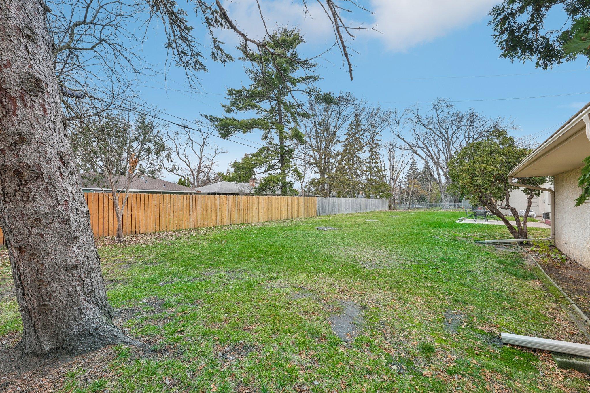 32-web-or-mls-Nicollet Ave 1-032.jpg