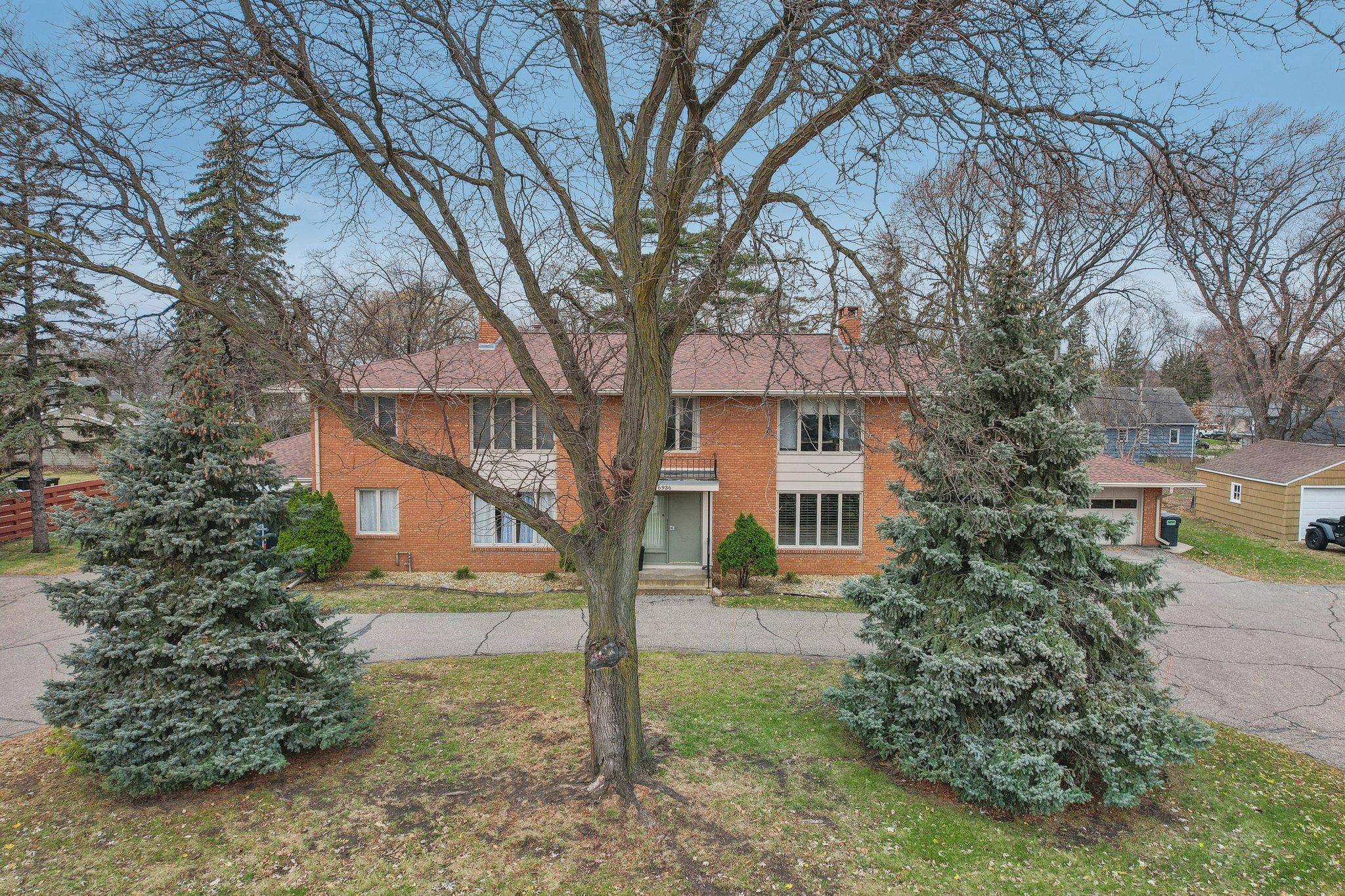 35-web-or-mls-Nicollet Ave 1-035.jpg