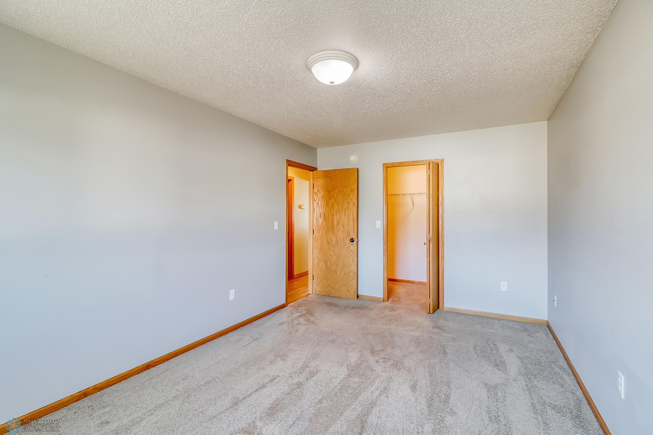 13Primary Bedroom1_3.jpg