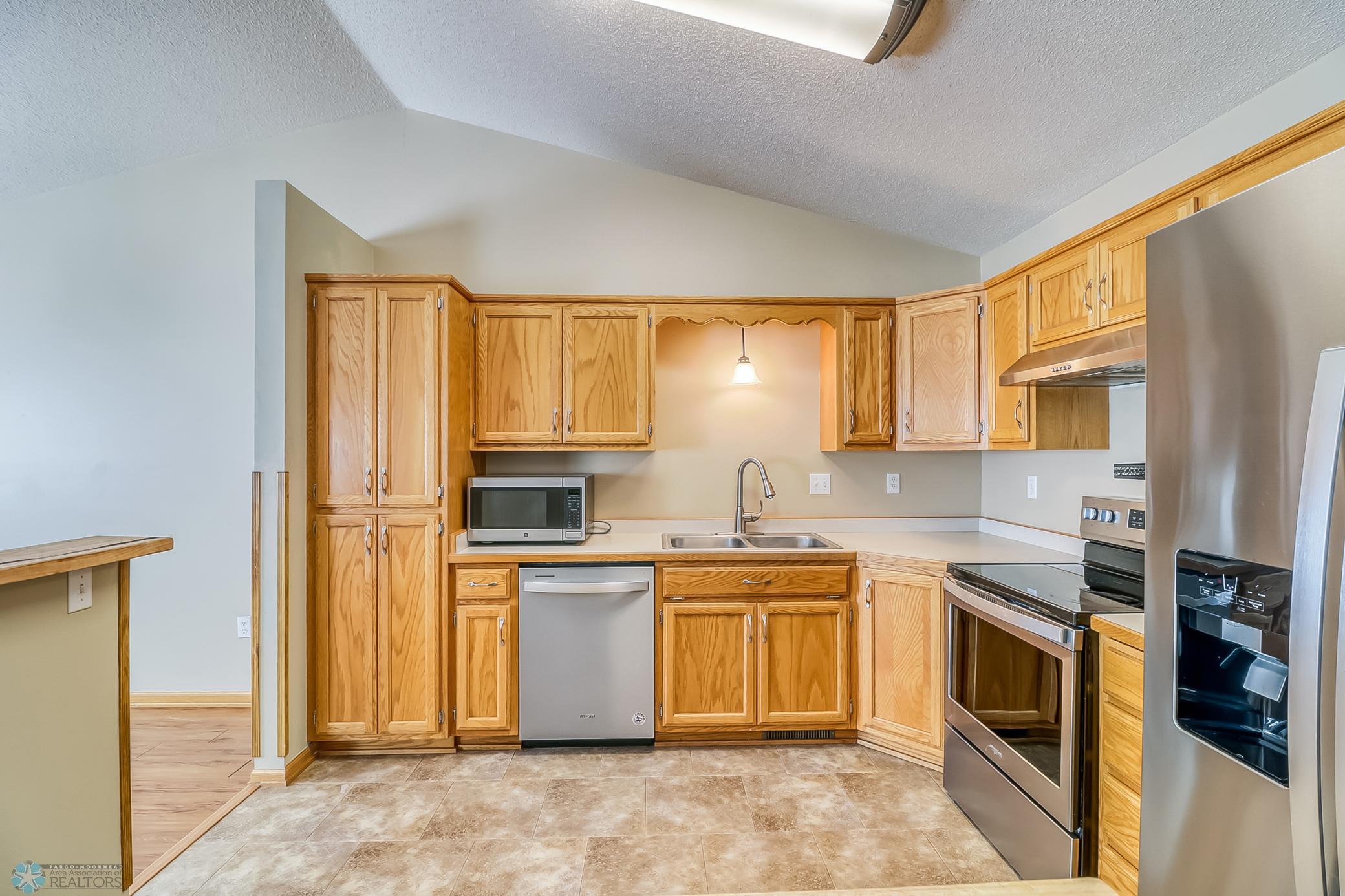 6Kitchen1_6.jpg