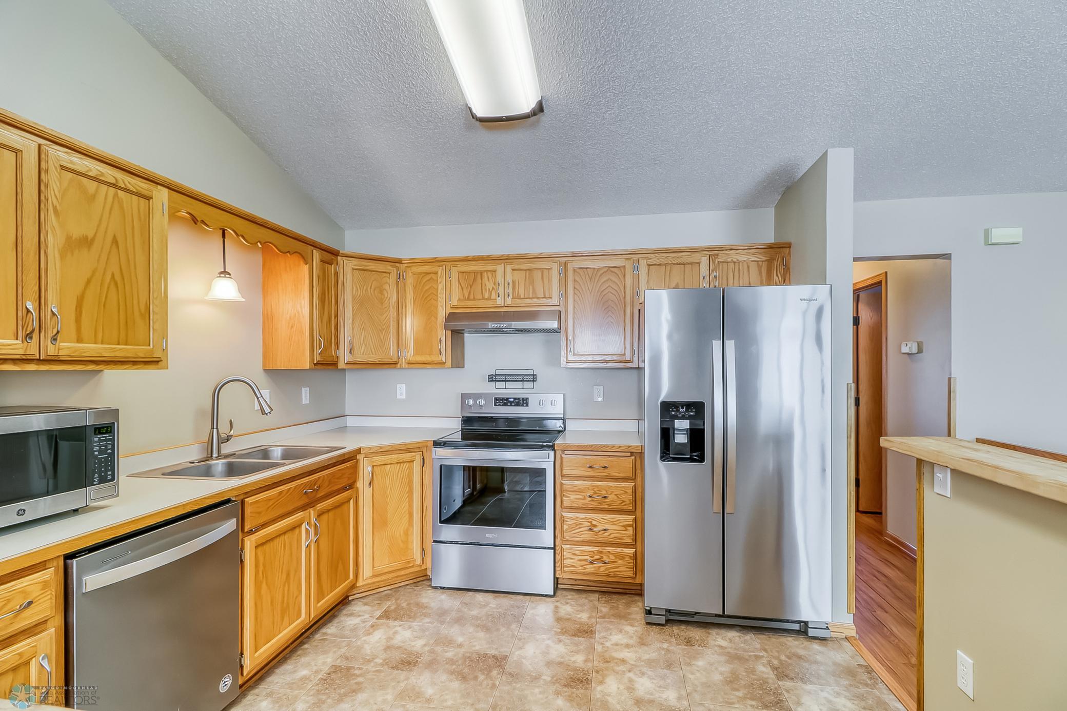 6Kitchen1_.jpg