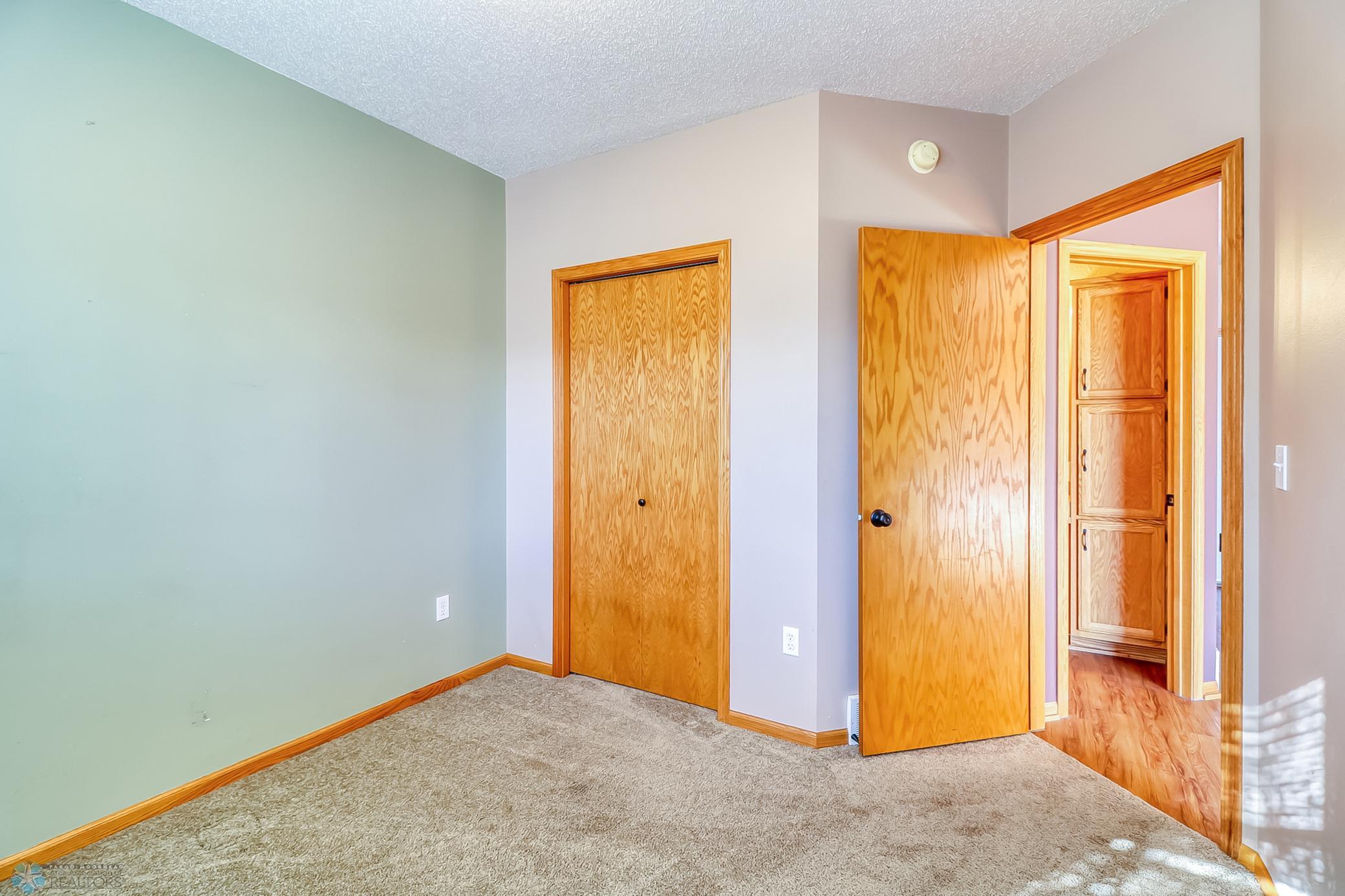 17Bedroom2_2.jpg