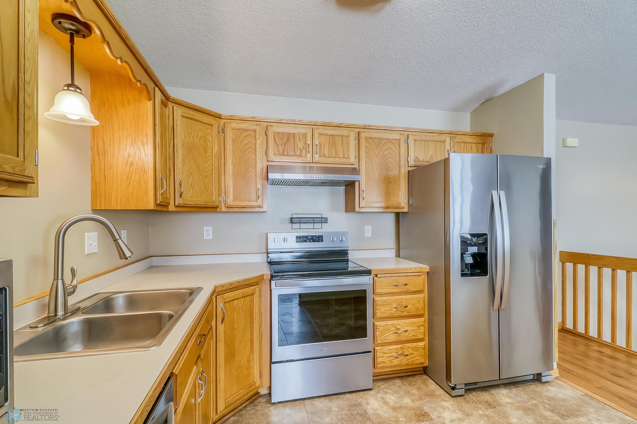 6Kitchen1_2.jpg