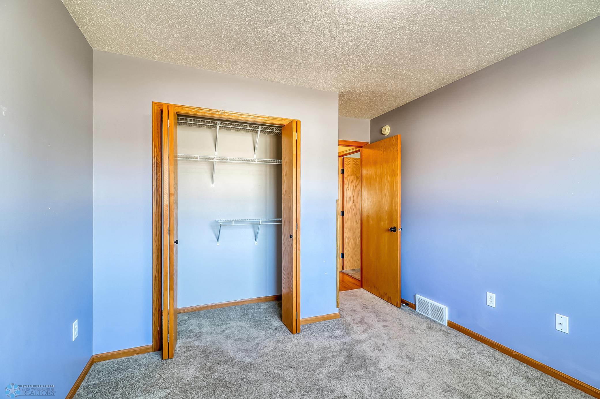 12Bedroom1_2.jpg