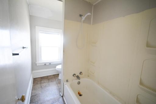 606 2nd Avenue NW, Austin, MN 55912