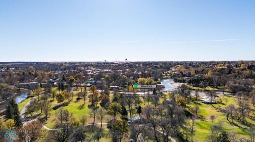 518 4th Street SW, Jamestown, ND 58401