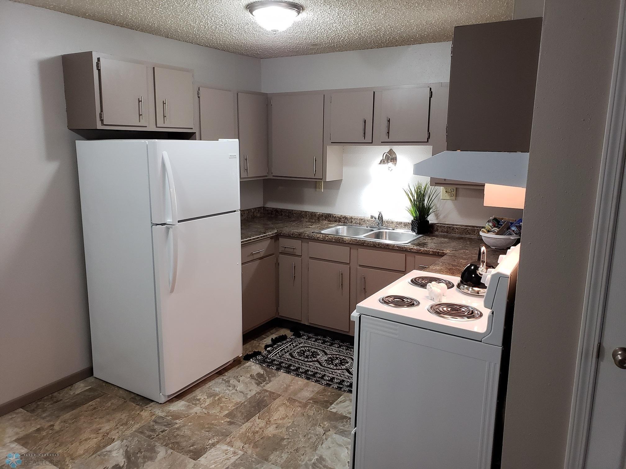 519.102staged (1).jpg