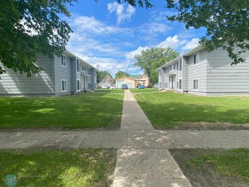 518 4th Street SW, Jamestown, ND 58401
