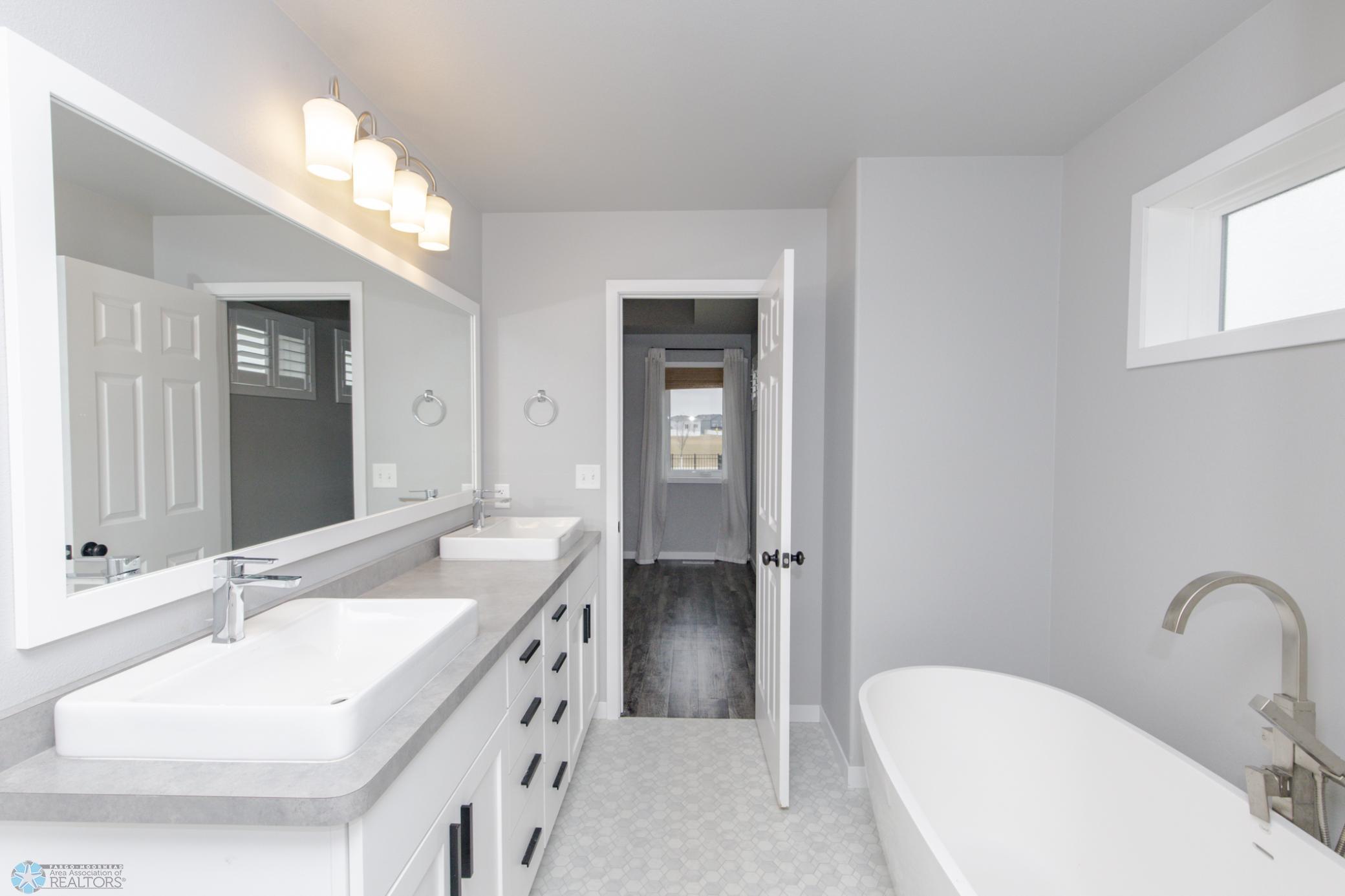 Master Bathroom - Full - Sep. Tub + Shower