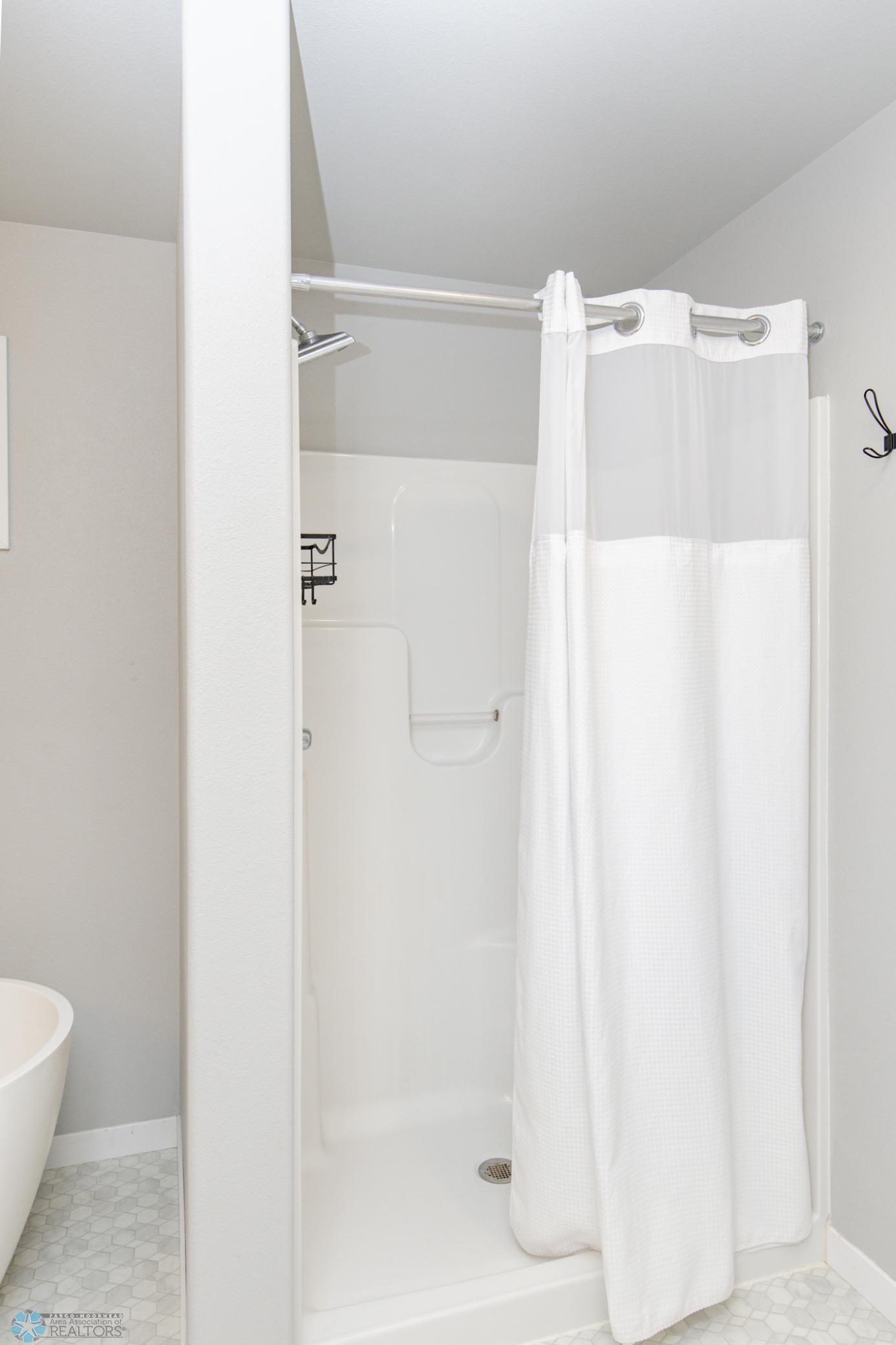 Master Bathroom - Full - Sep. Tub + Shower