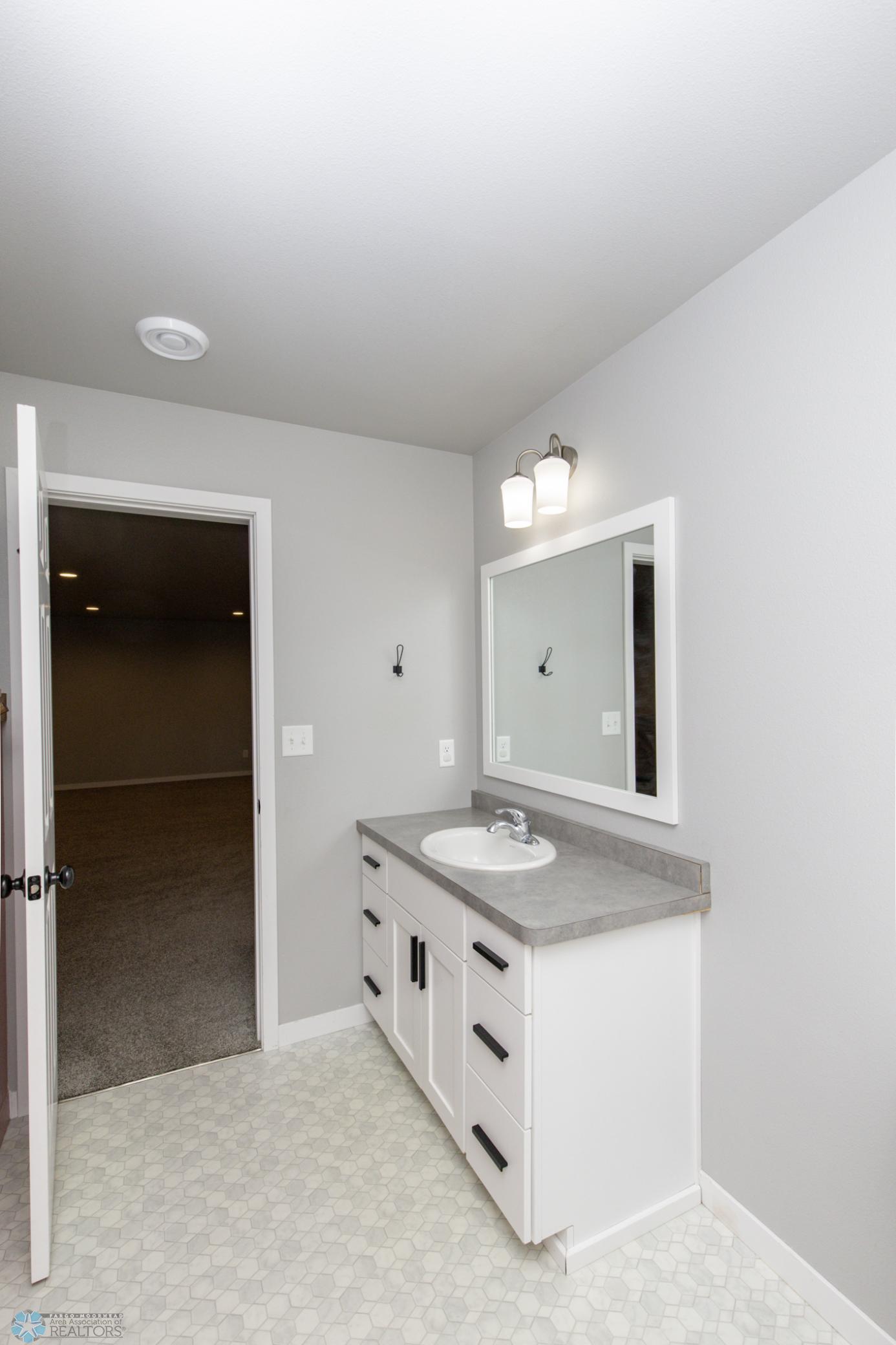 Bathroom 3 - Full