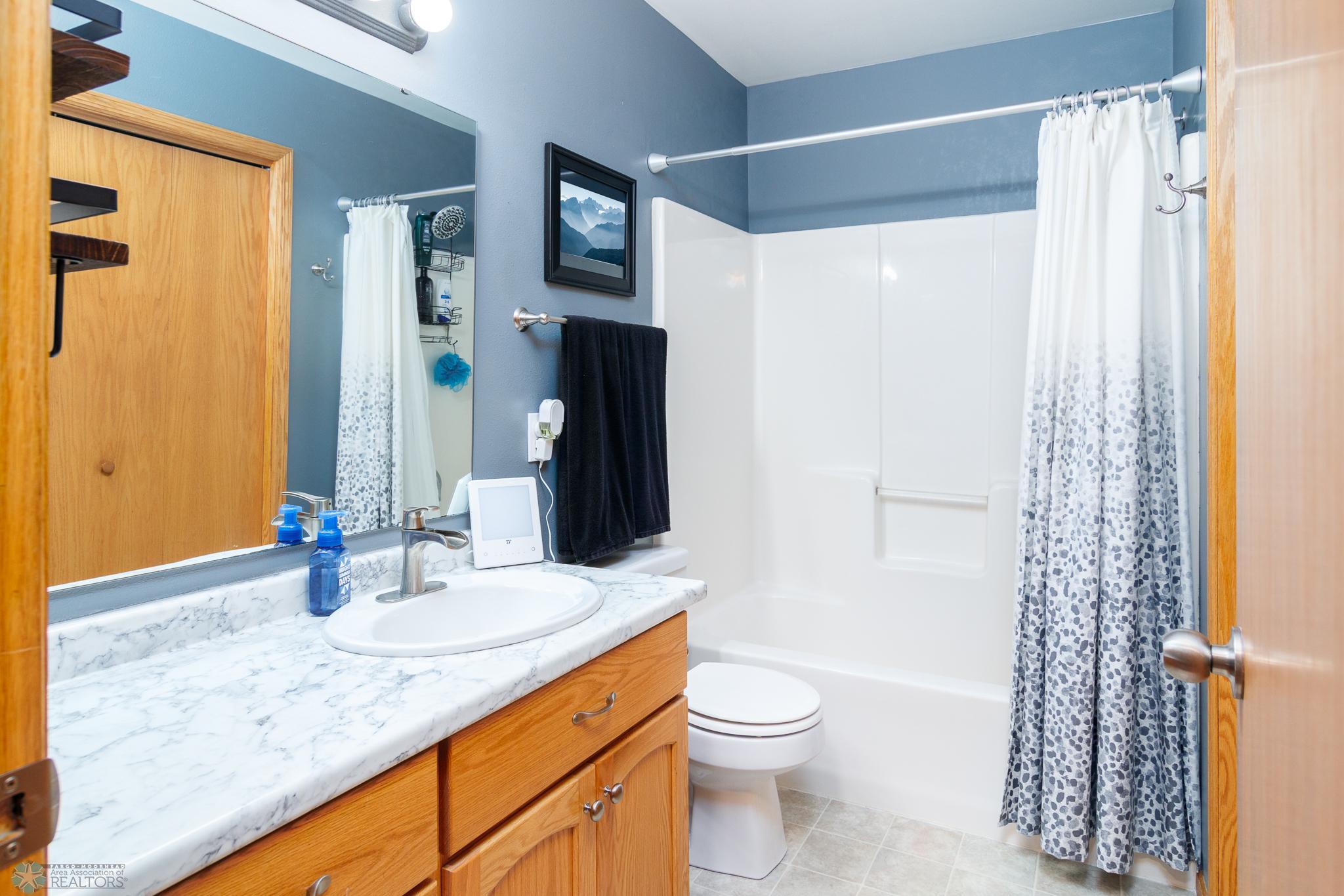 LL full bathroom