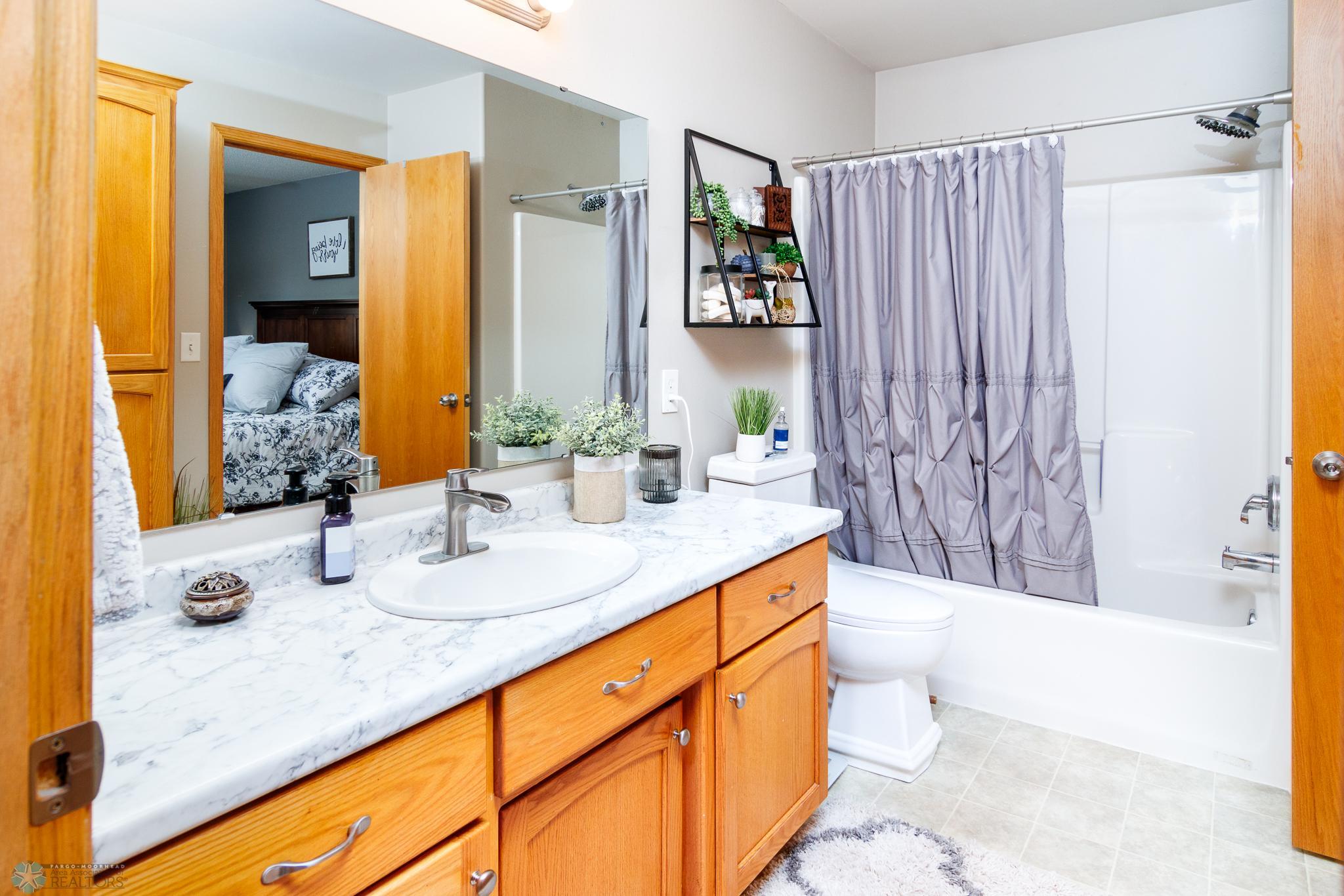Upper level full bathroom