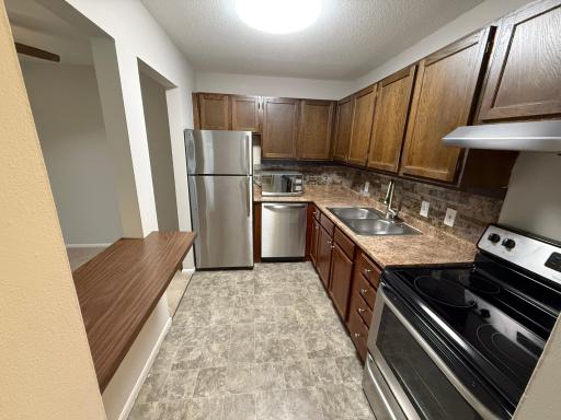 10211 Cedar Lake Road, 102, Hopkins, MN 55305