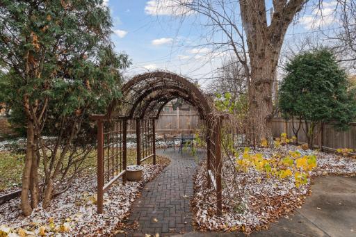 4635 Casco Avenue, Edina, MN 55424
