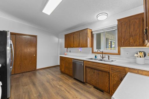 Vivid Spaces_8555 Medicine Lake Rd_22.jpg
