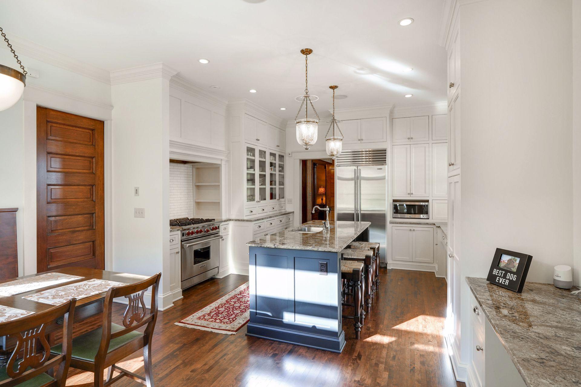 Kitchen with center island