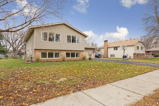 9819 208th Street W, Lakeville, MN 55044