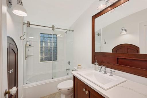 5036 Thomas Avenue S, Minneapolis, MN 55410