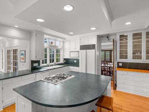 4621 Fremont Ave S Minneapolis MN 55419 USA-033-060-033-MLS_Size.jpg