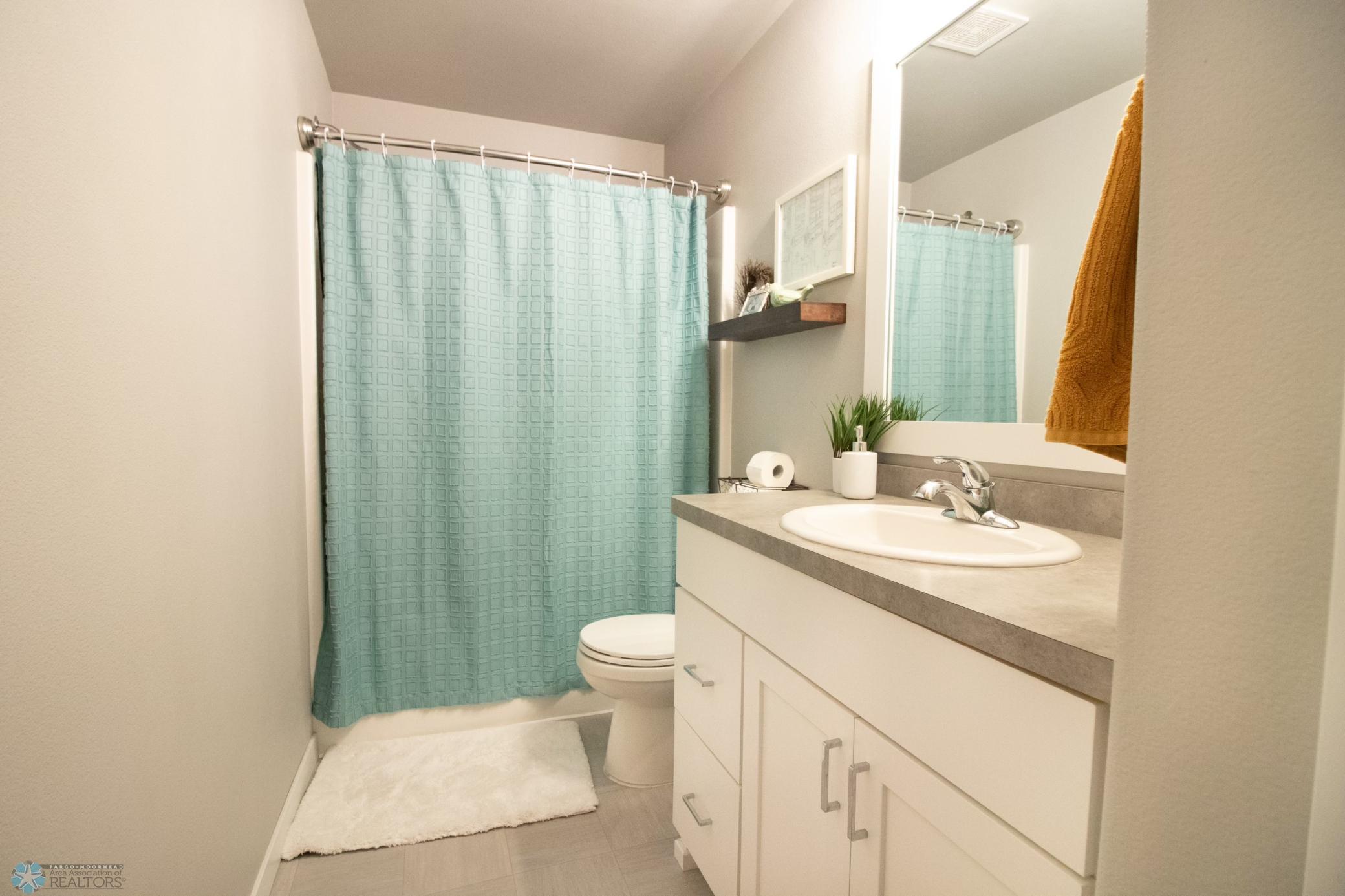 BATHROOM LL