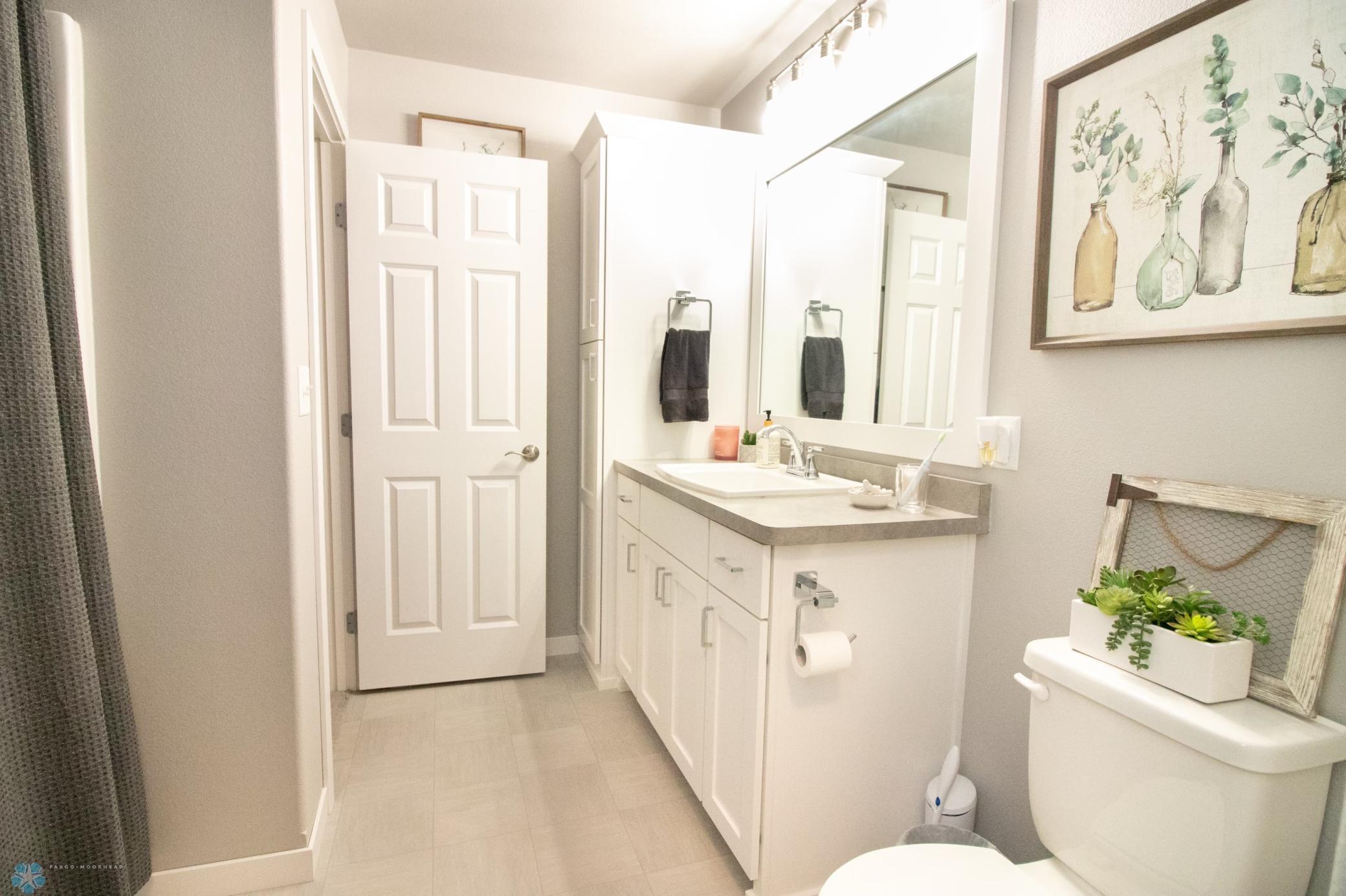 PRIVATE BATHROOM