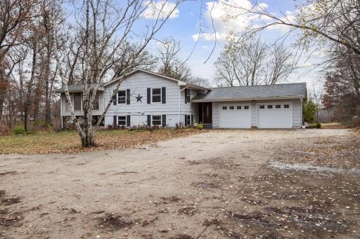 Photo for 7320 167th Avenue NE, Forest Lake, MN 55025 - listing #6634057 Welcome to 7320 167th Ave NE in Columbus!