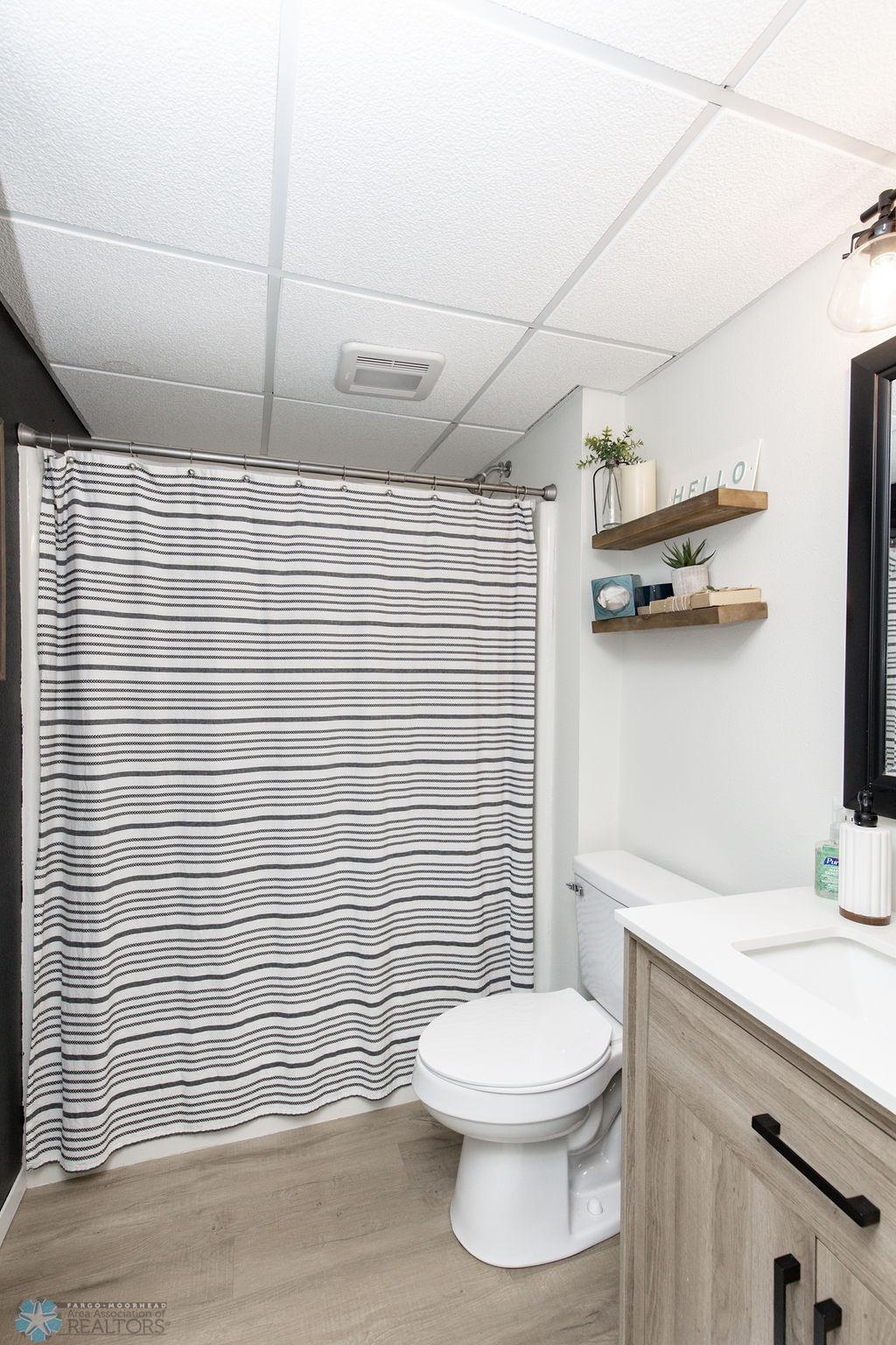 Lower - Full Bathroom
