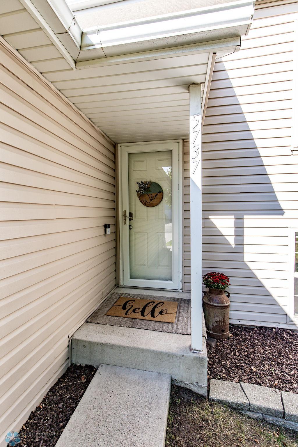 Exterior Front Entry