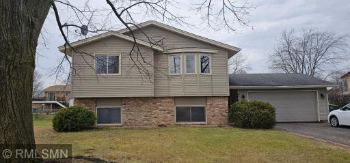 9725 Thomas Avenue N, Minneapolis, MN 55444
