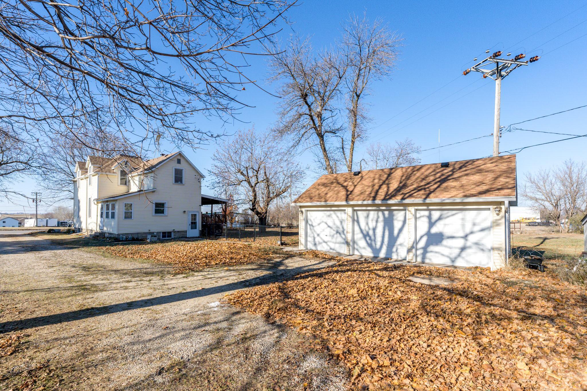 Detached 3 car garage