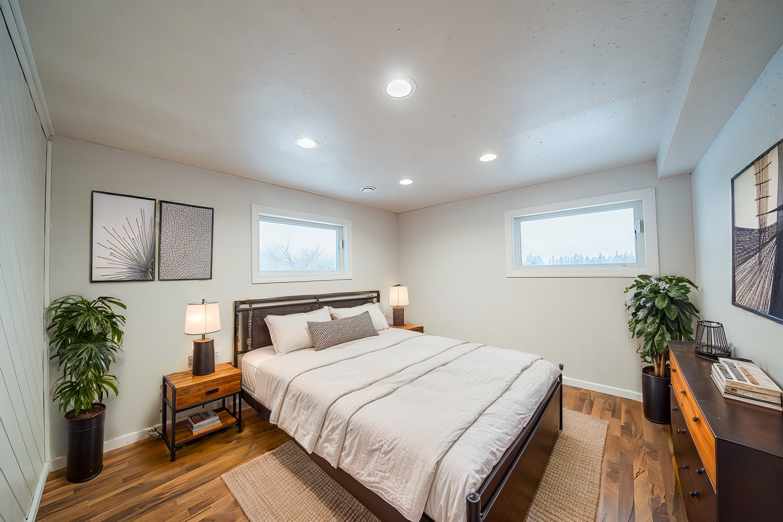 LL 3rd bedroom *digitally staged