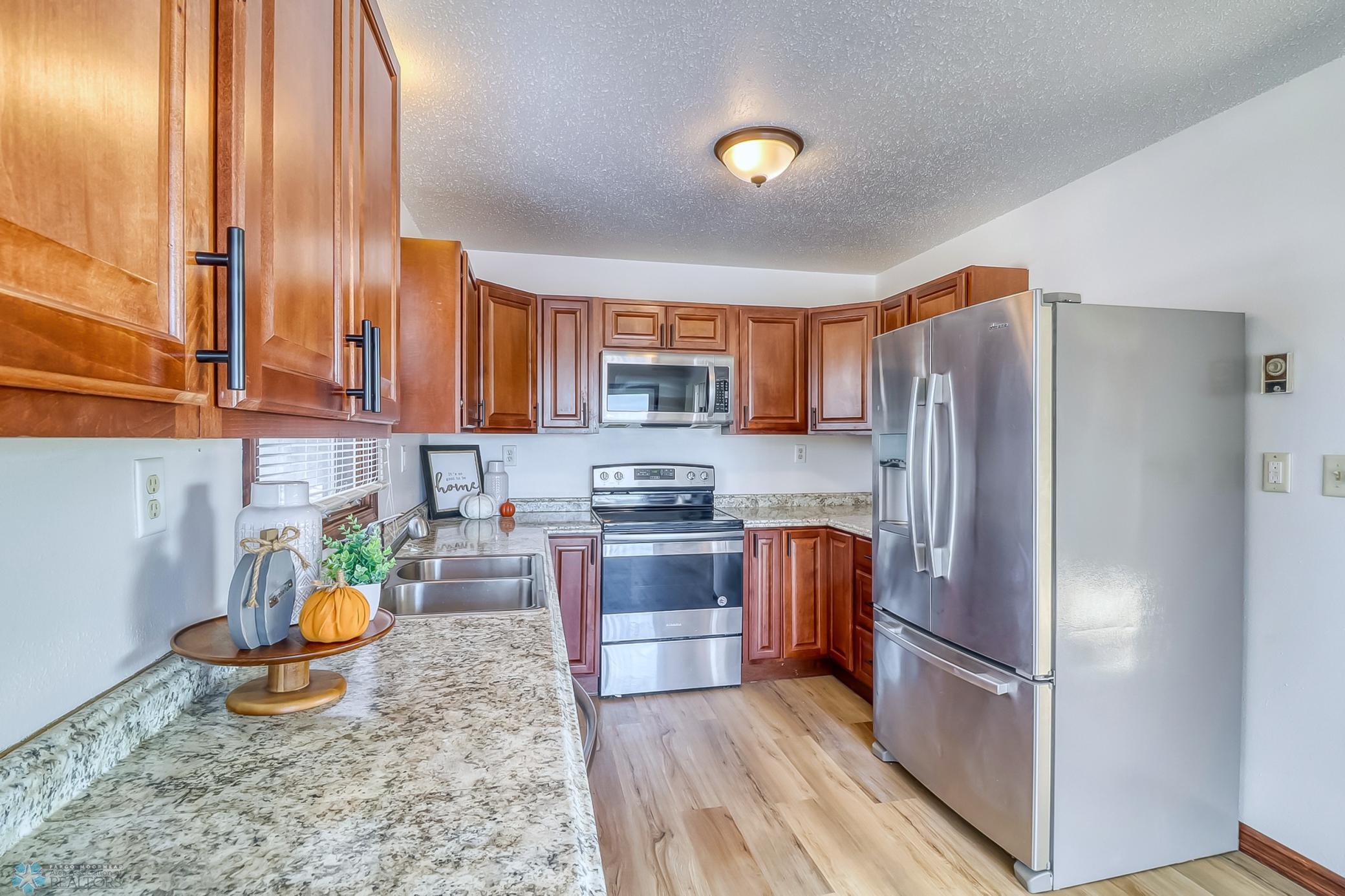 Kitchen1_2.jpg