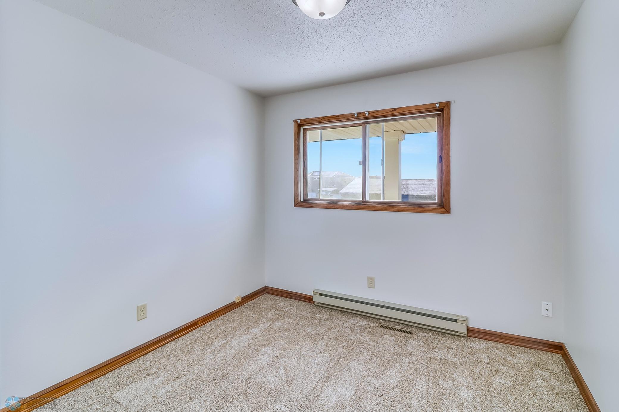 Bedroom1_1.jpg