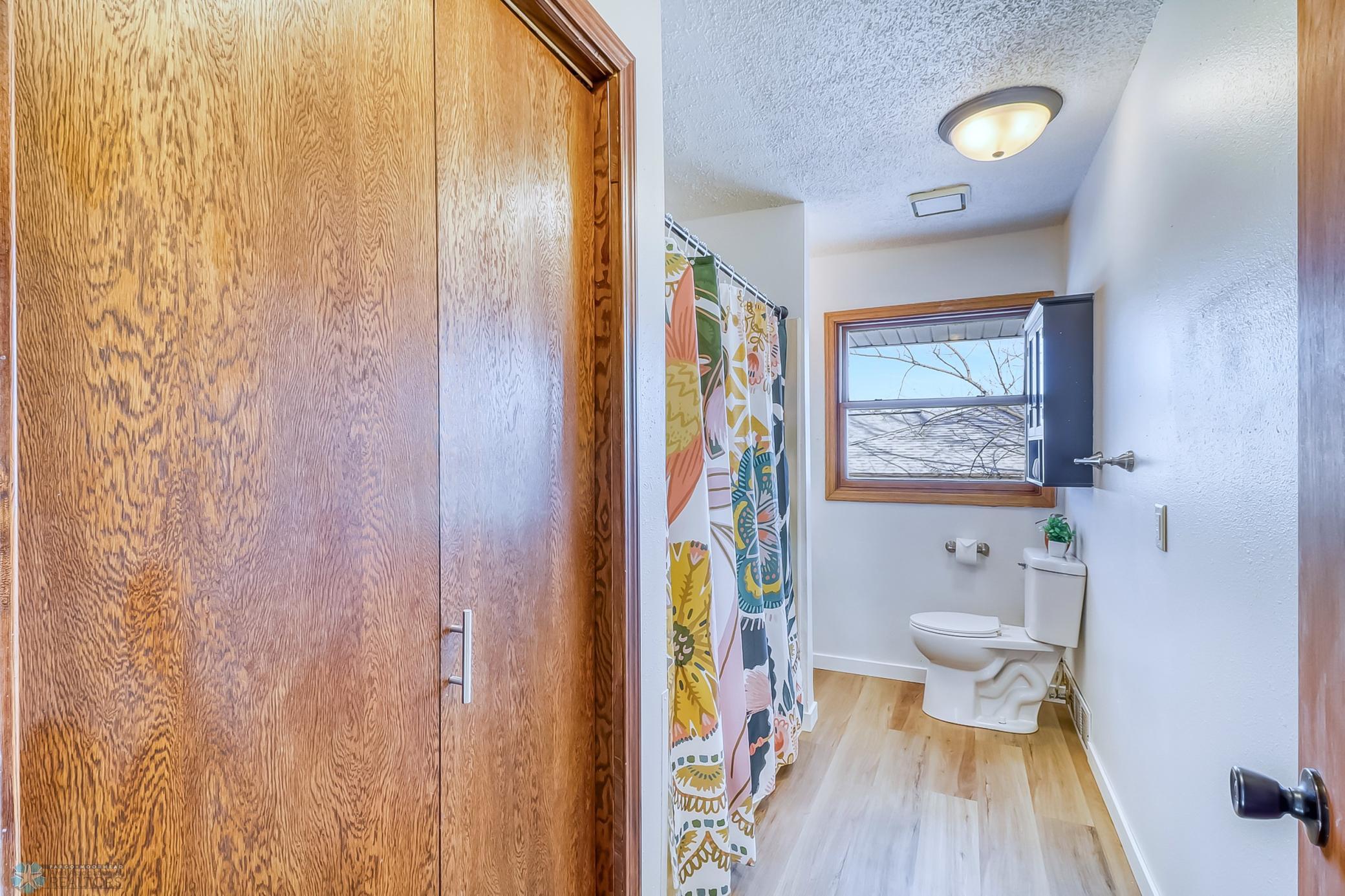 Bathroom1_1.jpg