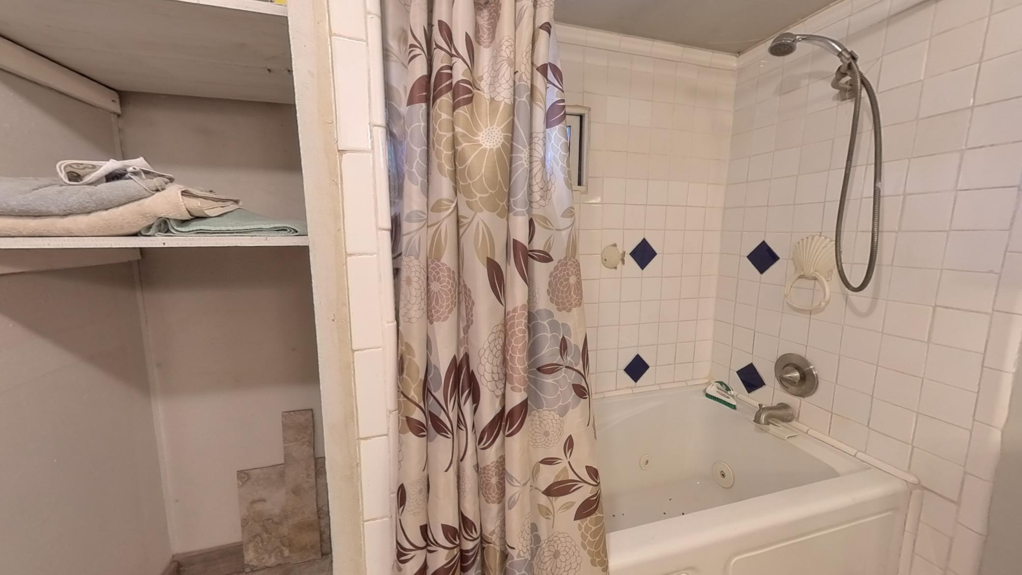 13bath2.jpg