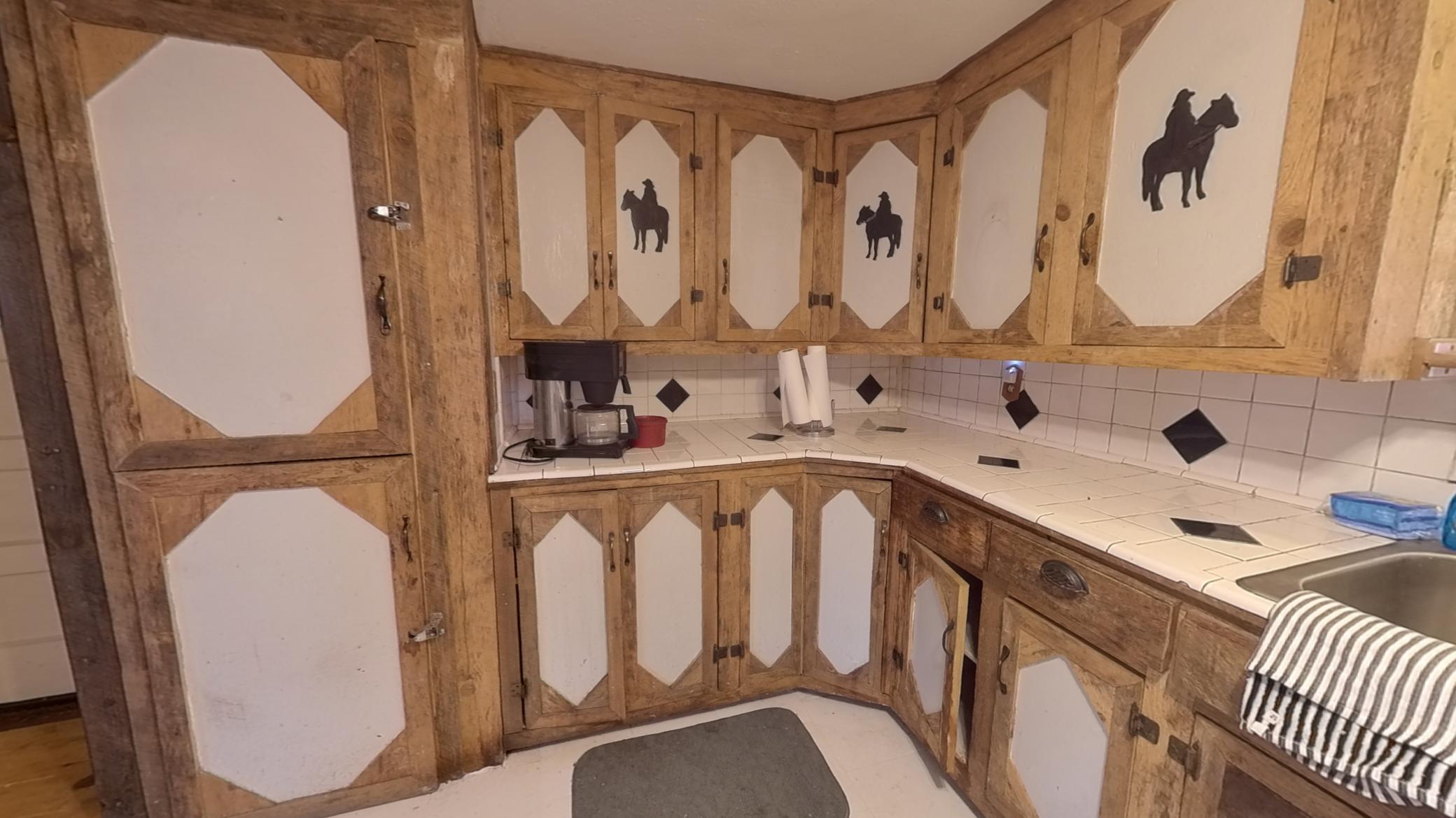 5kitchen1.jpg