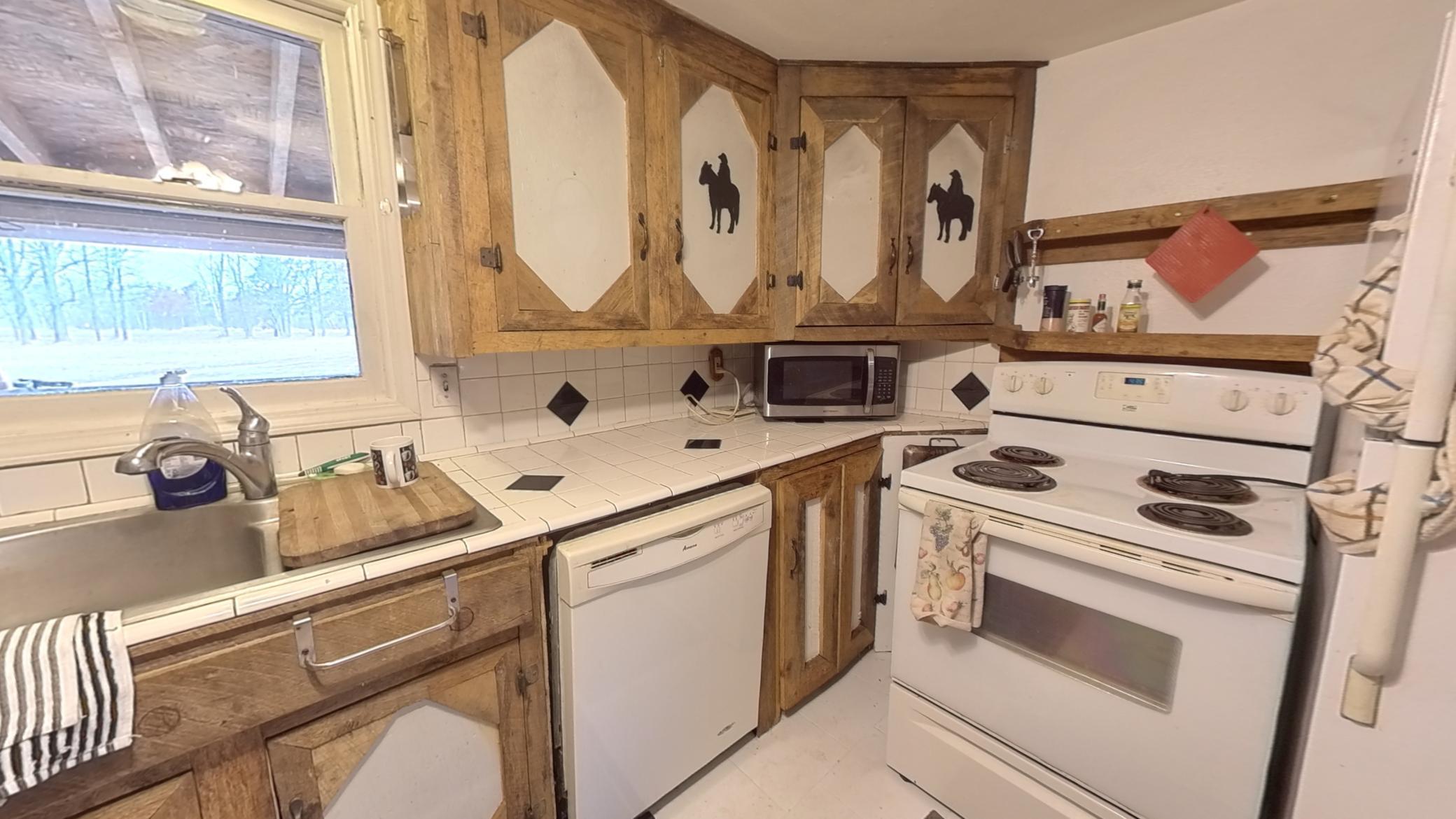 5kitchen2.jpg