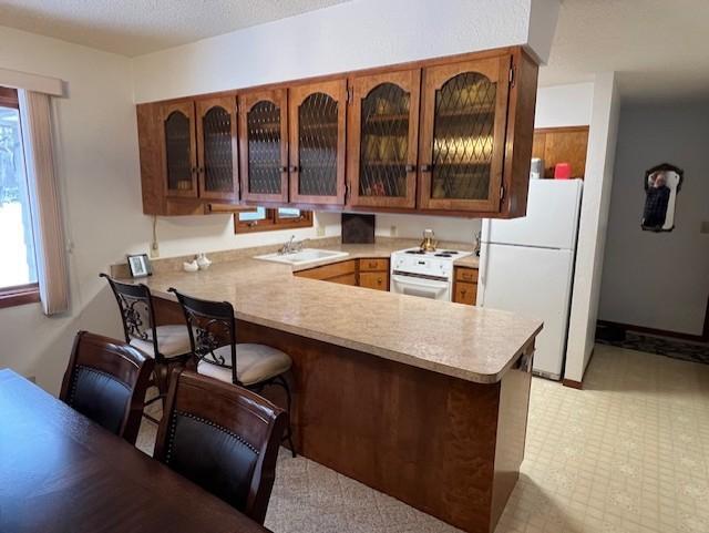 Dining/kitchen