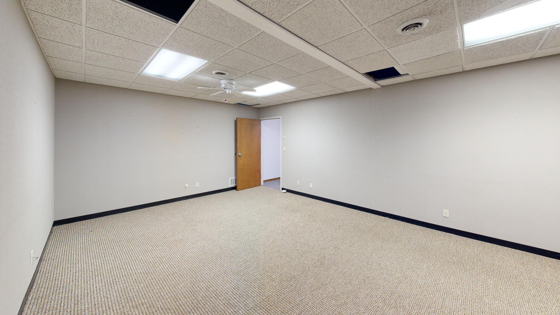 130-WILLMAR-Ave-Sw-Unfurnished(3).jpg