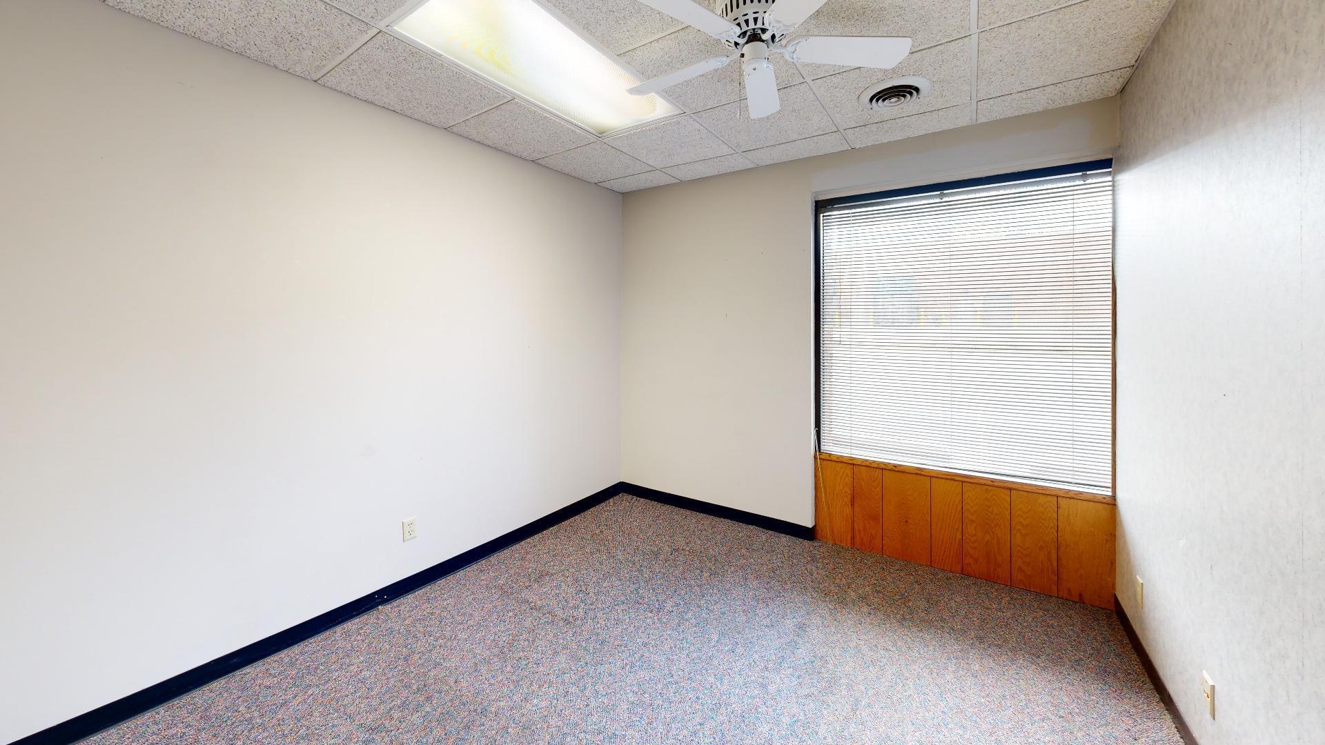 130-WILLMAR-Ave-Sw-Unfurnished(5).jpg