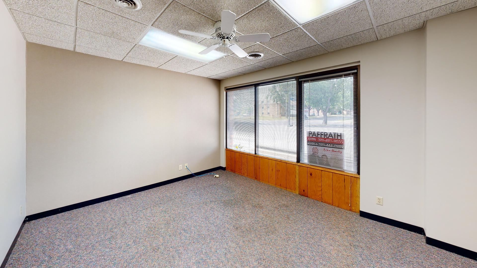 130-WILLMAR-Ave-Sw-Unfurnished(4).jpg