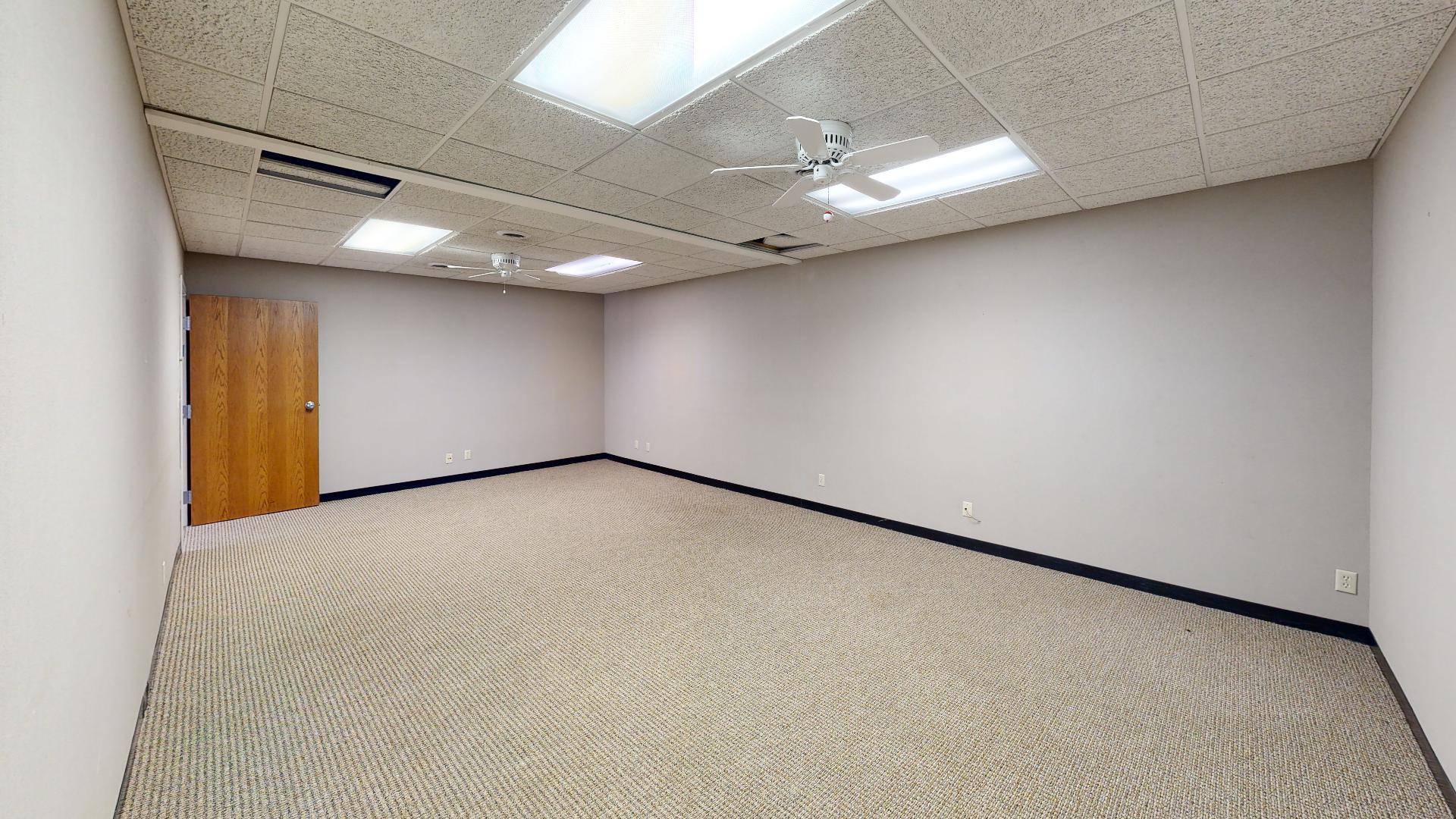 130-WILLMAR-Ave-Sw-Unfurnished(2).jpg