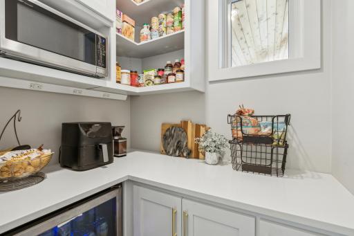7682 Walnut Grove Lane N, Maple Grove, MN 55311