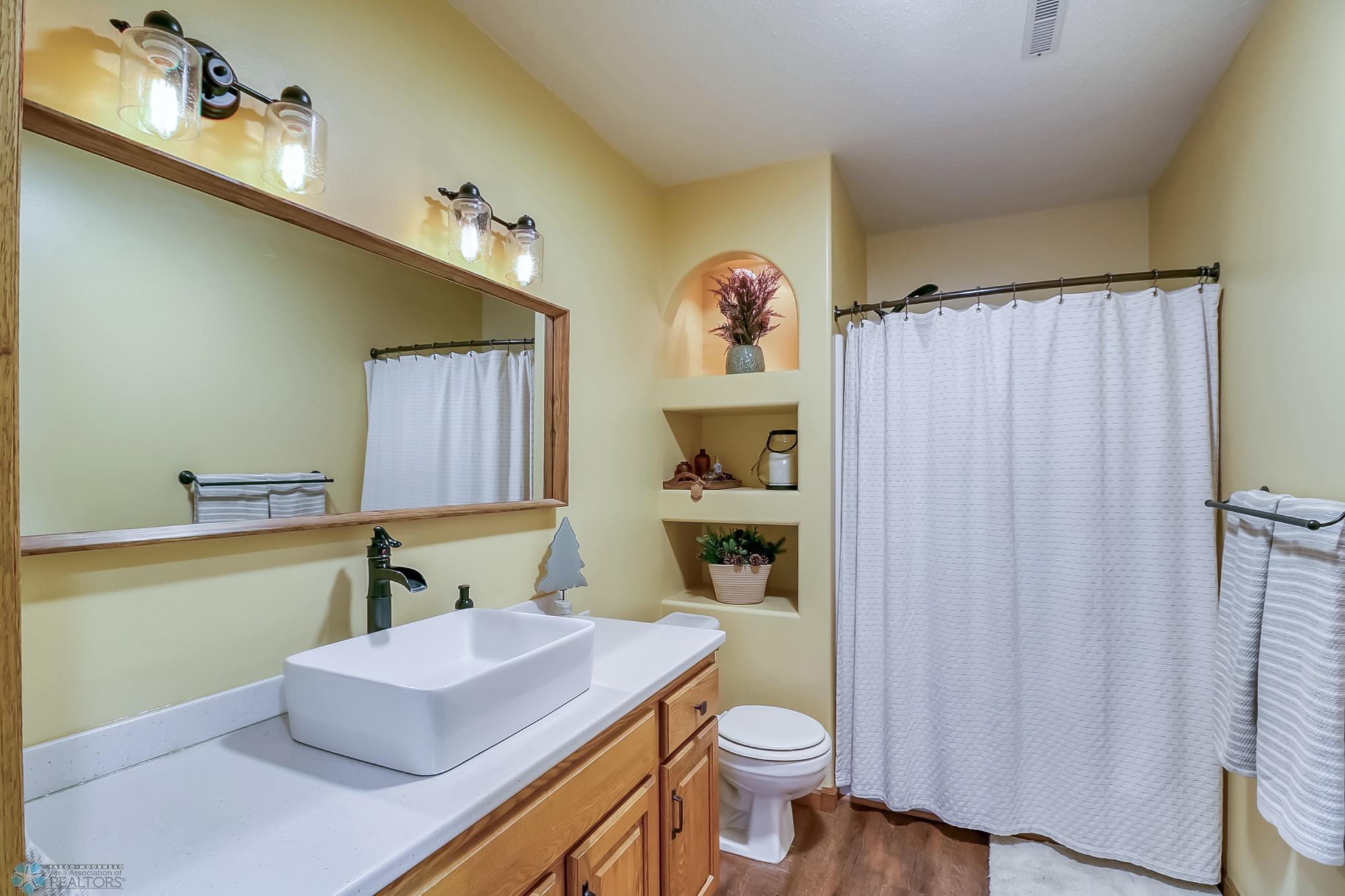Basement bathroom1_0.jpg