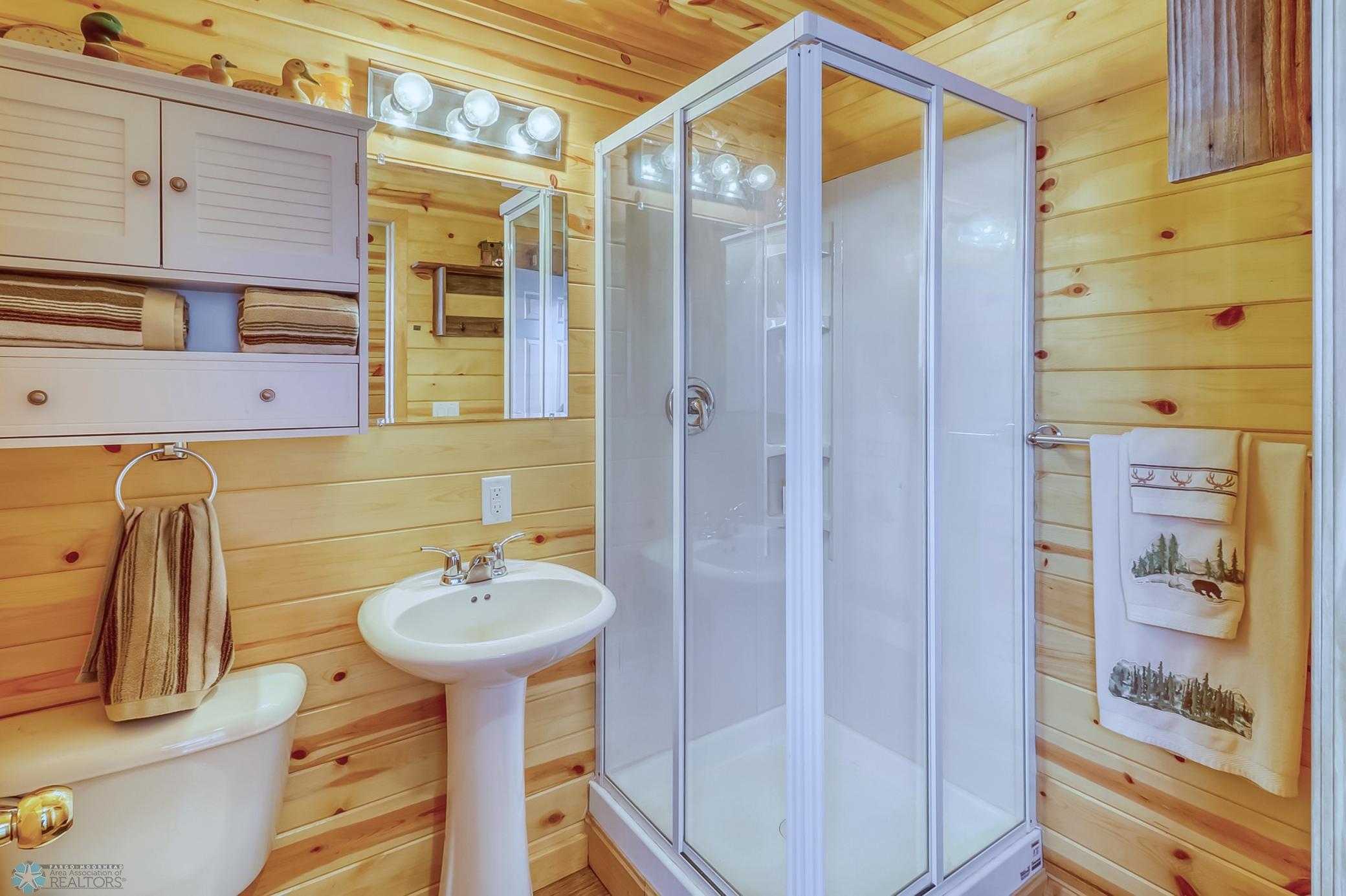 Unattached Garage Bathroom1_1.jpg